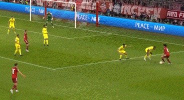 V体育-【欧冠】穆勒助攻莱万破门 拜仁主场遭黄潜绝平出局