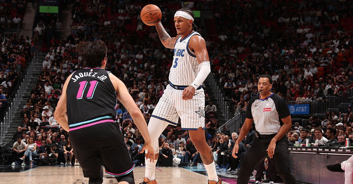 V体育-班凯罗27+8阿德巴约20+7 魔术险胜热火7连胜|雅克|北京|巴姆-阿德巴约|巴姆·阿德巴约|德雷克·鲍威尔_新浪体育_新浪新闻