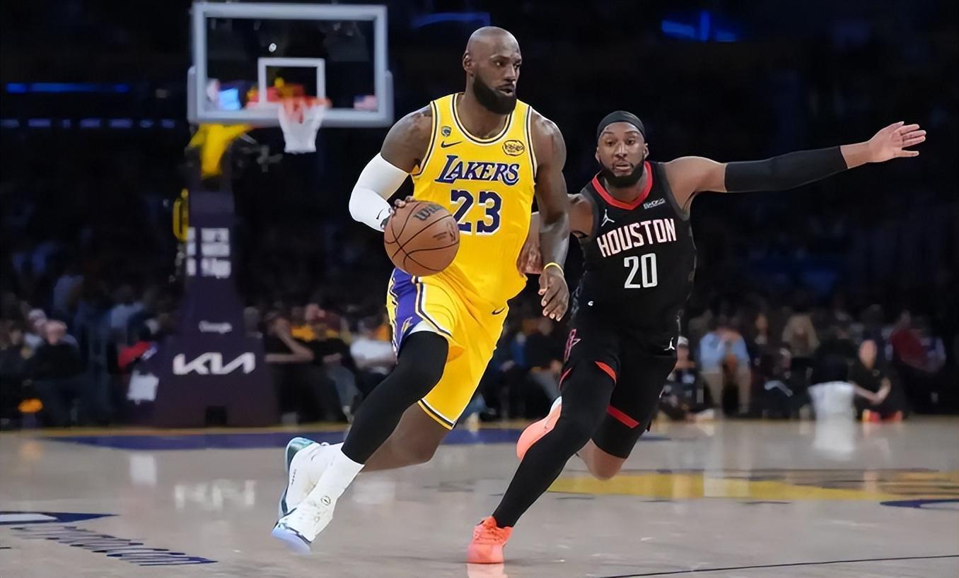 V体育官网-湖人3-0领先！火箭遭惊天逆转，25秒仍领先6分，乌度卡教你怎么输
